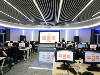 新華三杯再啟新程，信息工程學(xué)院舉行第十四屆全國大學(xué)生數(shù)字技術(shù)大賽宣講會(huì)